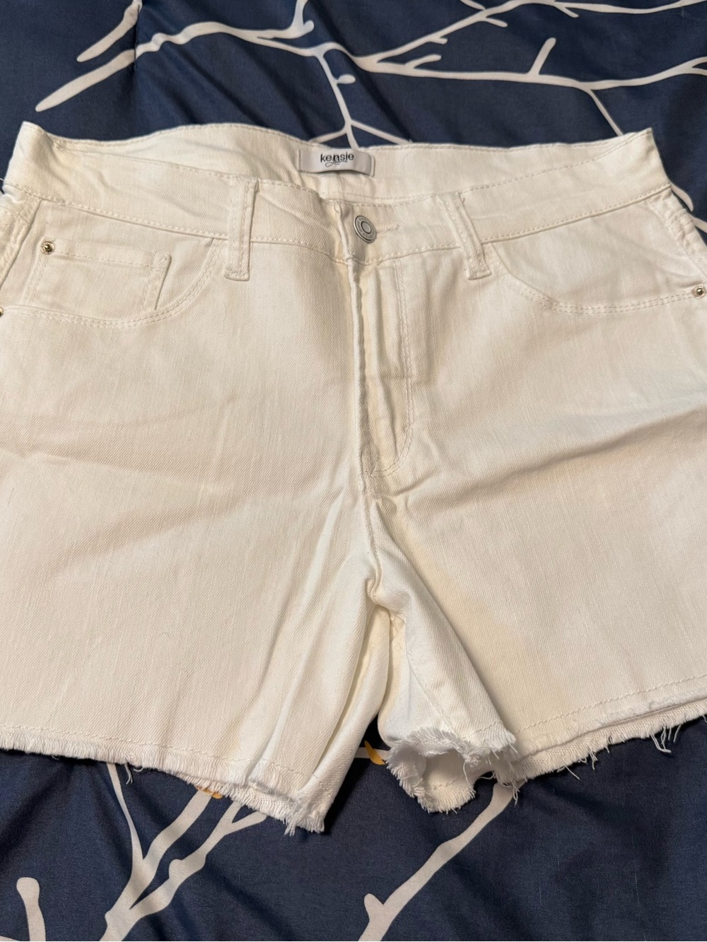 Kensie White Distressed Hem Denim Shorts, Size 8, NWOT